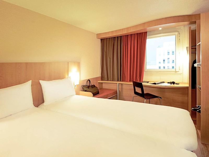 Ibis Budget Loriol ル・プーザン エクステリア 写真